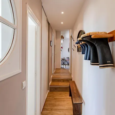 Apartment Les Jardins De By Interhome *